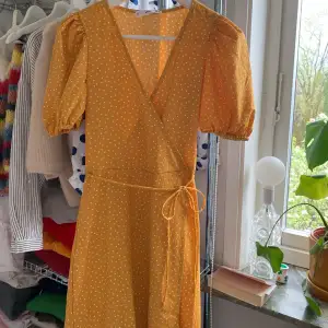 Superfin klänning från Mango. Använd 1 gång, så är som ny. Fraktar spårbart.