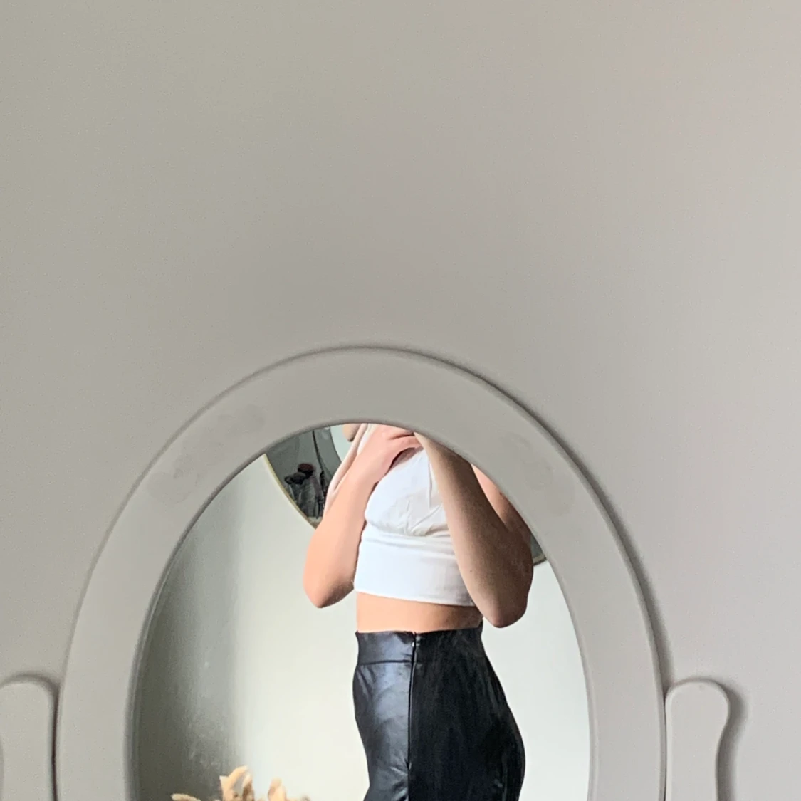 Fake läder byxor med slits - 90