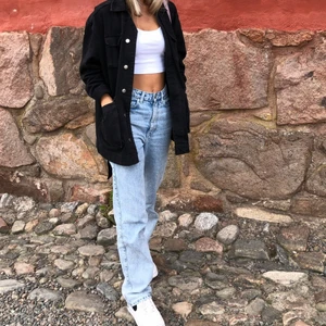 Weekday jeans  - Ljusblåa jeans från weekday i storleken 24/30, modellen ROWE. Långa och höga i midjan, i bra skick 