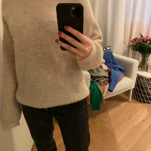 Stickad tröja  - Superfin stickad tröja, inte särskilt använd! 