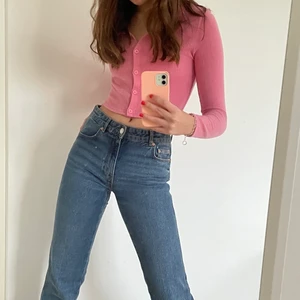 Cardigan  - En rosa cardigan som endast är testad! Köparen står för frakten :) 