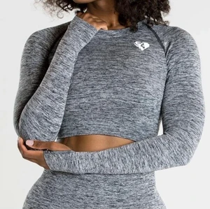 Womens best tränings topp - Womens best tränings croptop i Strl M. Passar även S-L då den är stretchig. Nypris 340. Säljer för 150 (använd max 3gånger)