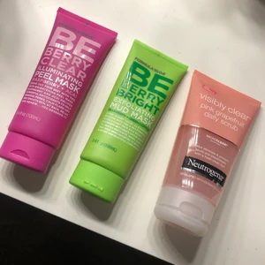 Ansiktsmask  - De ros är Endast testade en gång, nyskick💓 den gröna är testad ca 4 gånger