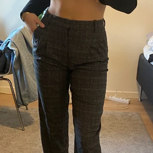 Kostymbyxor - ”Rutiga” kostymbyxor, superfina inför höst och vinterhalvår, köpta från Zara och knappt använda