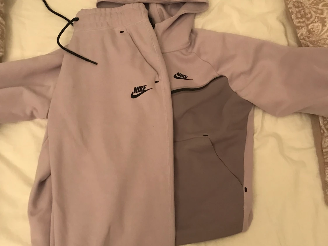 Nike tech fleece