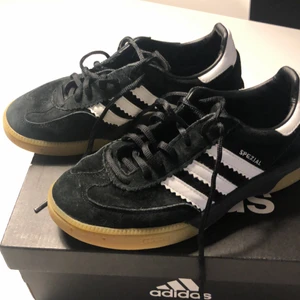 Adidas  hb spezial pro størrelse 37,5  - Använda men i bra tillstånd 
