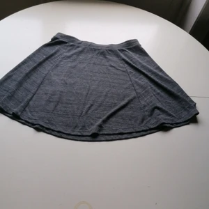 Kjol  - Nu seljer jag min super super sköna kjol i från Bikbok använda en gång 