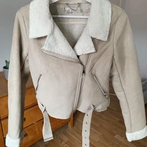 Jacka från nelly strl 36 - Oanvänd jacka från Nelly, strl 36