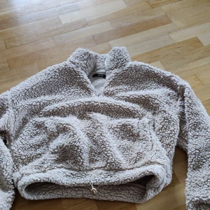 Jätte mysigt tjock tröja  - För små för mig, använd lite men på jätte bra skick, jätte mysigt, från Bikbok, m, 