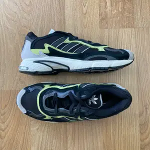 Oanvända adidas temper run. Låda medföljer ej.