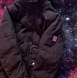 calvin klein jacka  - Hej jag säljer min jacka i fint skick Finns i kungör pm via frågor byte funkar också