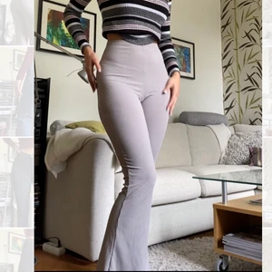 Ribbade byxor - Jag är 171cm lång! Supersnygga men använder aldrig dessa :( nypris 300
