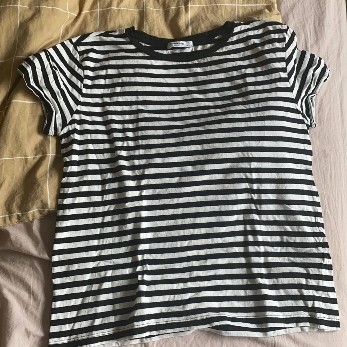 T-shirt från stradivarius