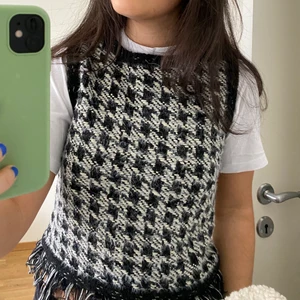 STICKAD VÄST - Sååå cool väst från zara💛 finns ej att köpa längre