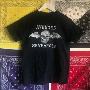 Alt bandtröja VINTAGE - En snygg band tröja, skitbra material. Passar till det mesta. I fint skick. Först i kvarn, KÖP NU!