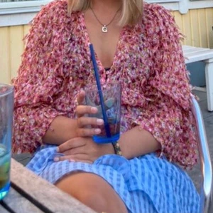 Blus - Superfin topp från zara, helt slutsåld, Buda!!