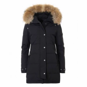 Hollies subway  - Intressekoll på min hollies subway jacka. Självklart äkta! Om du vill se hur jackan sitter på mig hör av dig! Jackan är i storlek 34, men passar även 36 då den är större i storleken . Enormt snygg och i toppen skick, inga skador, fel eller defekter på jackan. Den är köpt för ungefär 5 månader sen. Köptes för ca 5000kr, säljer för 3500kr