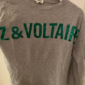 Zadig tröja - Snygg tröja från Zadig & Voltaire med en cool detalj på sidan! Barnstorlek 16 men passar XS/S, pris kan diskuteras