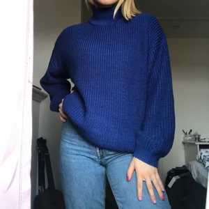 Stickad blå tröja från Hm, strl S - Snygg blå stickad tröja från Hm. Mycket skönt material! Köparen står för frakten 🥰💞