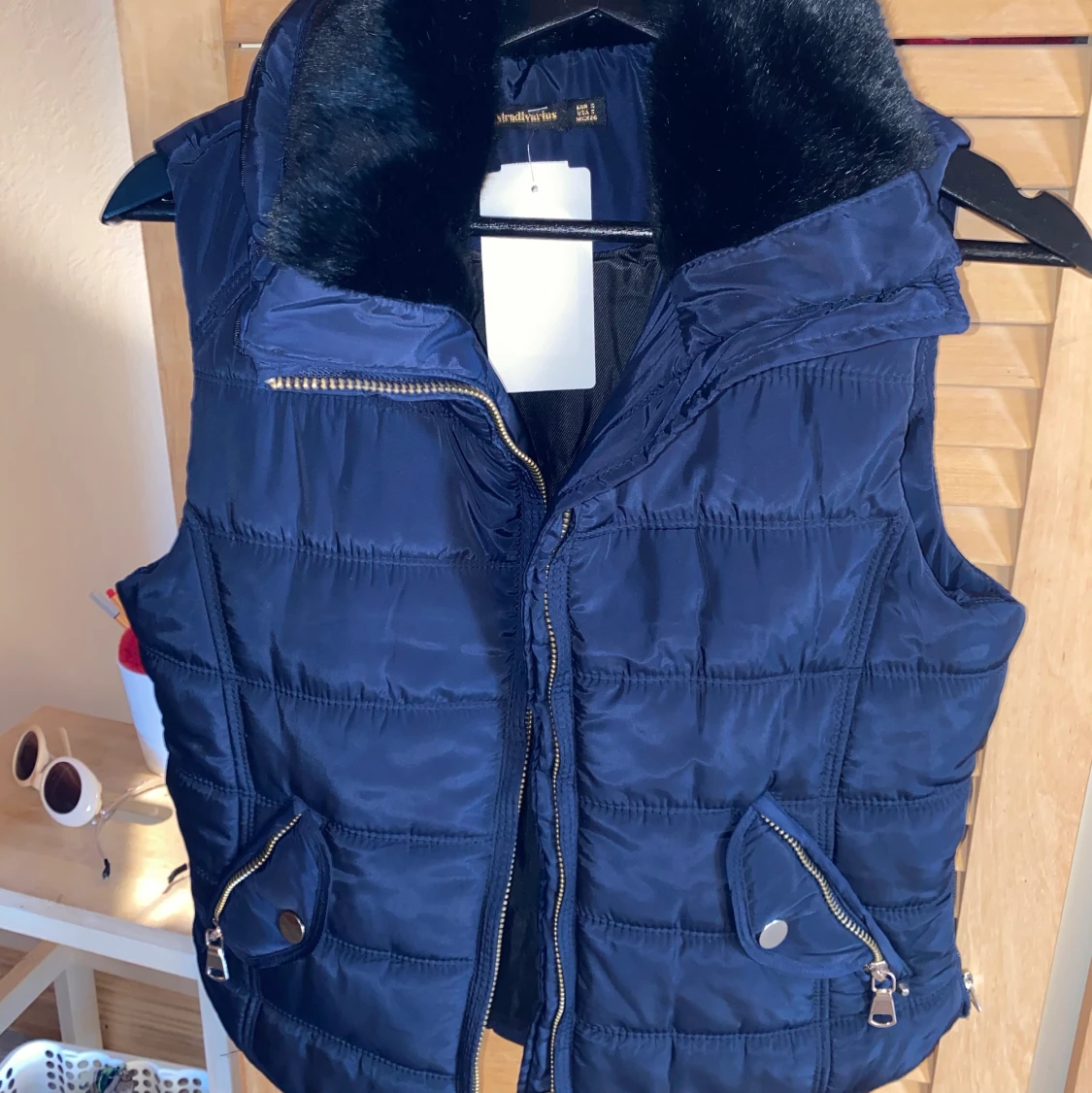 Marinblå väst från Stradivarius, storlek S. - 90