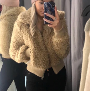 Jacka - Slutsåld på ginatricot! I bra skick använd fåtal gånger