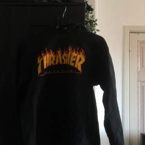 Säljer min Thrasher hoodie då de inte är min stil länge. Inte använd så mycket och därmed ett bra skick. Storlek S. Köparen står för frakten 🚚