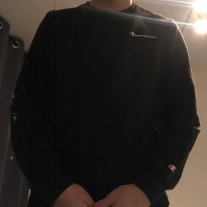 Champion sweatshirt M - Sweatshirt i storlek M från Champion