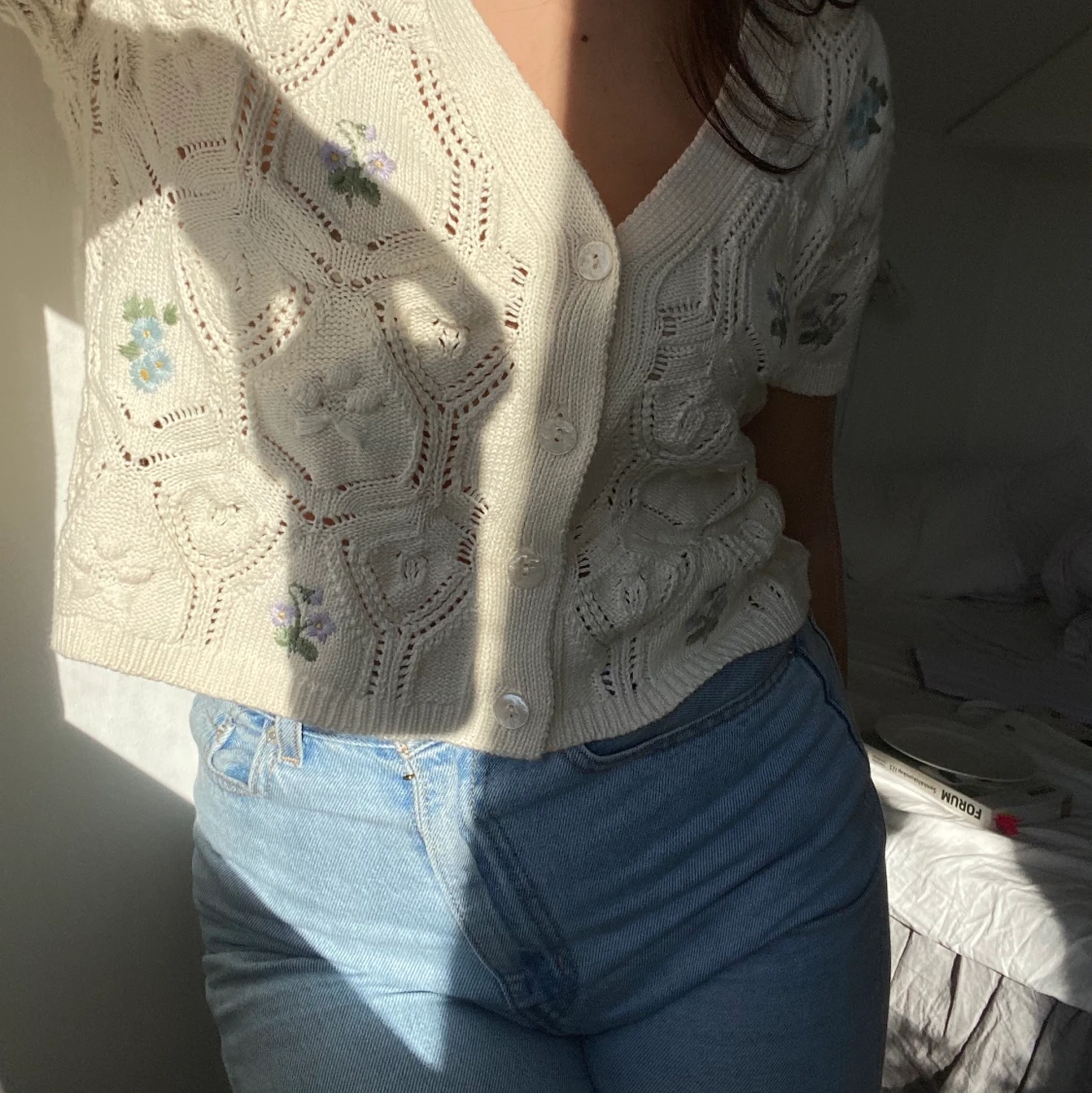  Stickad kofta med blommor - 90