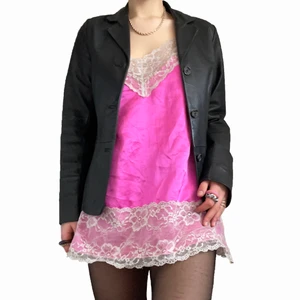 Rosa nattlinne - Vintage rosa nattlinne som går att använda som en kort klänning😍