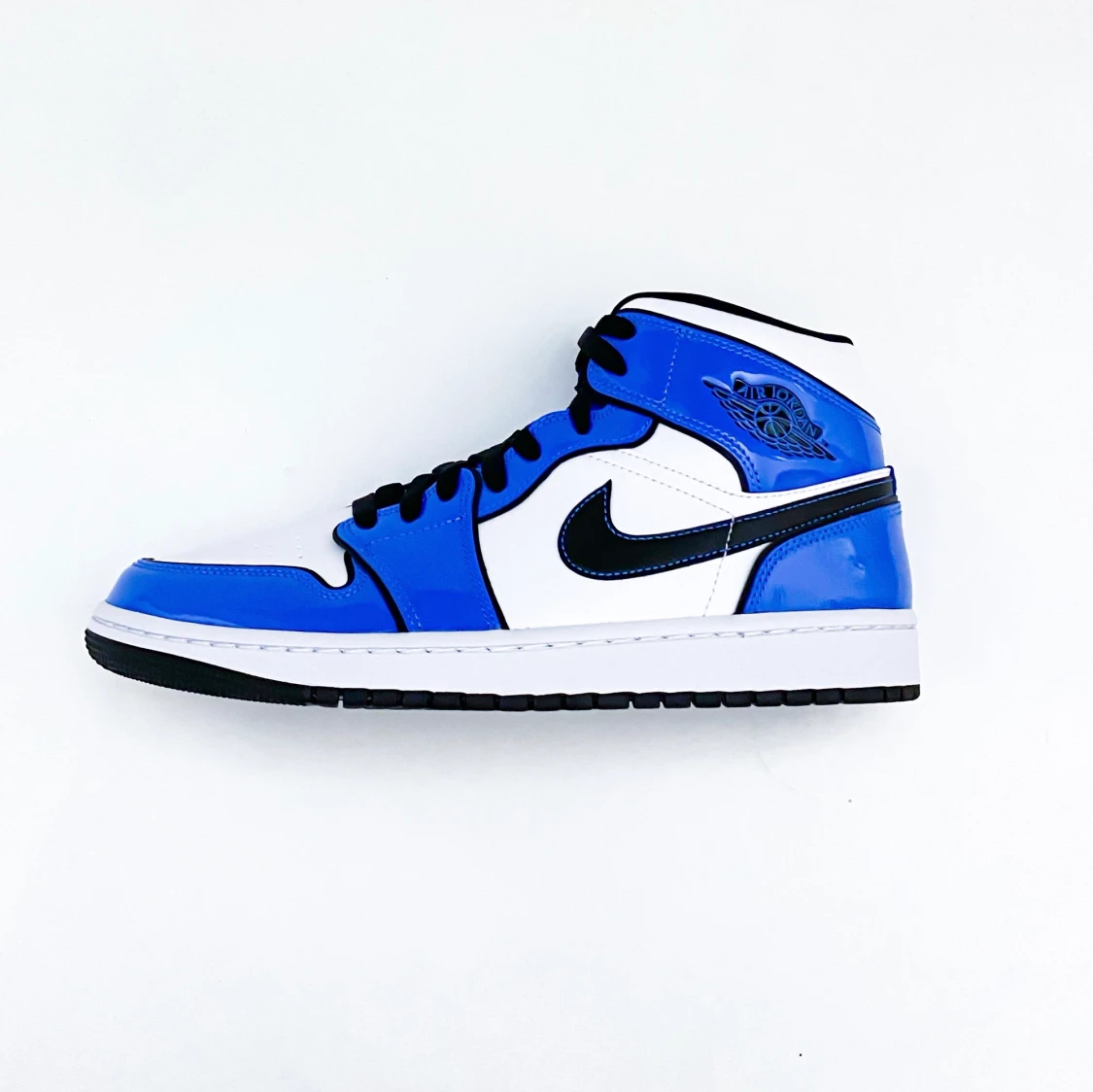 J1 Mid ”Signal Blue”