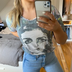 Religion t-shirt - Kostar 35kr plus frakt. Storlek S/M