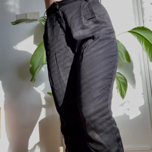 Kostymbyxor - Kostymbyxor i strl 36 passar 36/38 | slutar ovanför anklarna | använda 3/4gånger | frakt tillkommer