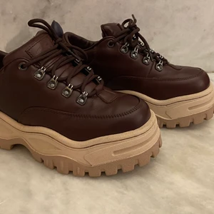 Eytys Angel sneakers  - Storlek 37. Använt en gång, säljer pga fel storlek