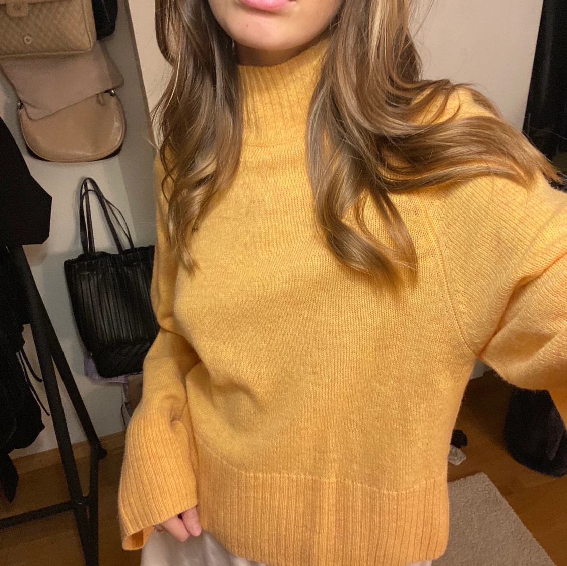 Orange stickad tröja - 91