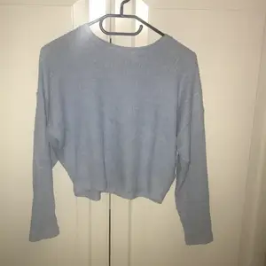 Super fin färg på tröjan och använd en gång ( köpare står för frakt)