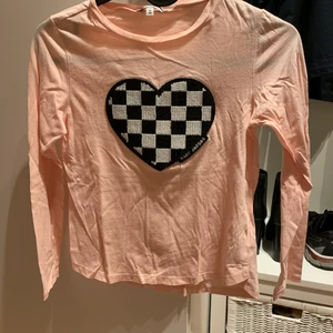 Little Marc Jacobs, långärmad topp - Little Marc Jacobs, junior, långärmad topp, rosa, tryck på bröstet.