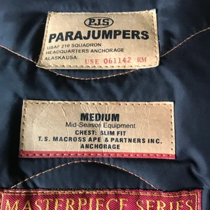 Parajumpers  - Parajumpers - härlig varm vinterjacka med mysig pälskrage, storlek ca 38 (jag är 170 cm 60 kg) slim fit.