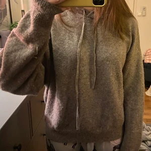 Hoodie - Säljer min assnygga hoodie från Lindex. Aldrig använt den💕Väldigt mysig och bekväm💕