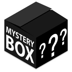 Mysterybox som innehåller smycken som ringar, armband, halsband och örhängen! Vad som finns i boxen är en överraskning! En box med 5 smycken kostar 74 kr med frakt och en box med 10 smycken kostar endast 114 kr 💞 Kan garantera att det kommer finnas super fina grejer i boxen!
