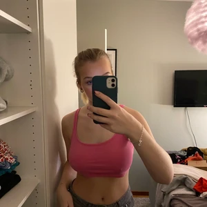 Kort topp - Kort rosa topp, jättesöt!💕💕💕
