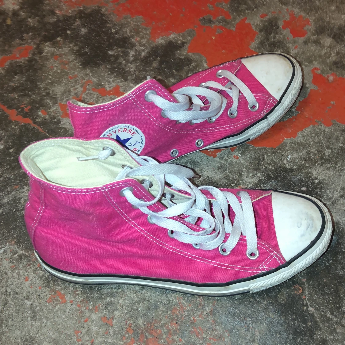Rosa converse high tops