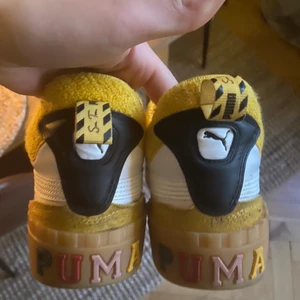 Puma Sneakers  - Helt oanvända puma sneakers! Fodrade, så perfekta till vintern och hösten! 