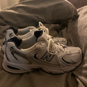 New balance 530 - Säljer pga dom aldrig kommer till användning :/ använt max 1 gång, priset kan diskuteras 