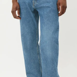 Weekday jeans - Hej! Jag säljer nu mina weekday space jeans för dom har blivit för små, dom är i jätte fint skick och är i storlek 29/32. Tveka inte att höra av er om frågor och bilder:)                                                                                         (Köperen står för frakten)