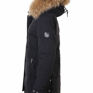 Hollies subway storlek 36 - Säljer nu min fina Hollies subway i storlek 36 men kan även passa en mindre 38. Den har en väldigt fin stor päls och är i väldigt gott skick! Den är endast använd en vinter och värmer mycket bra men har köpt en ny därav säljer jag denna. Önskas det bilder på jackan skriv till mig. Vid snabb affär kan priset diskuteras 