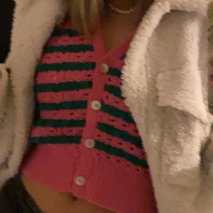 Fin stickad tröja - As snygg stickad tröja från Zara! Kan självklart skicka fler bilder vid intresse ❤️❤️ jätte bra skick!