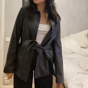 Skinn jacka - Jätte fin skinn jacka ( kavaj) inte kommit till användning på senaste, inget som är sönder och inget skinn har släppt! 