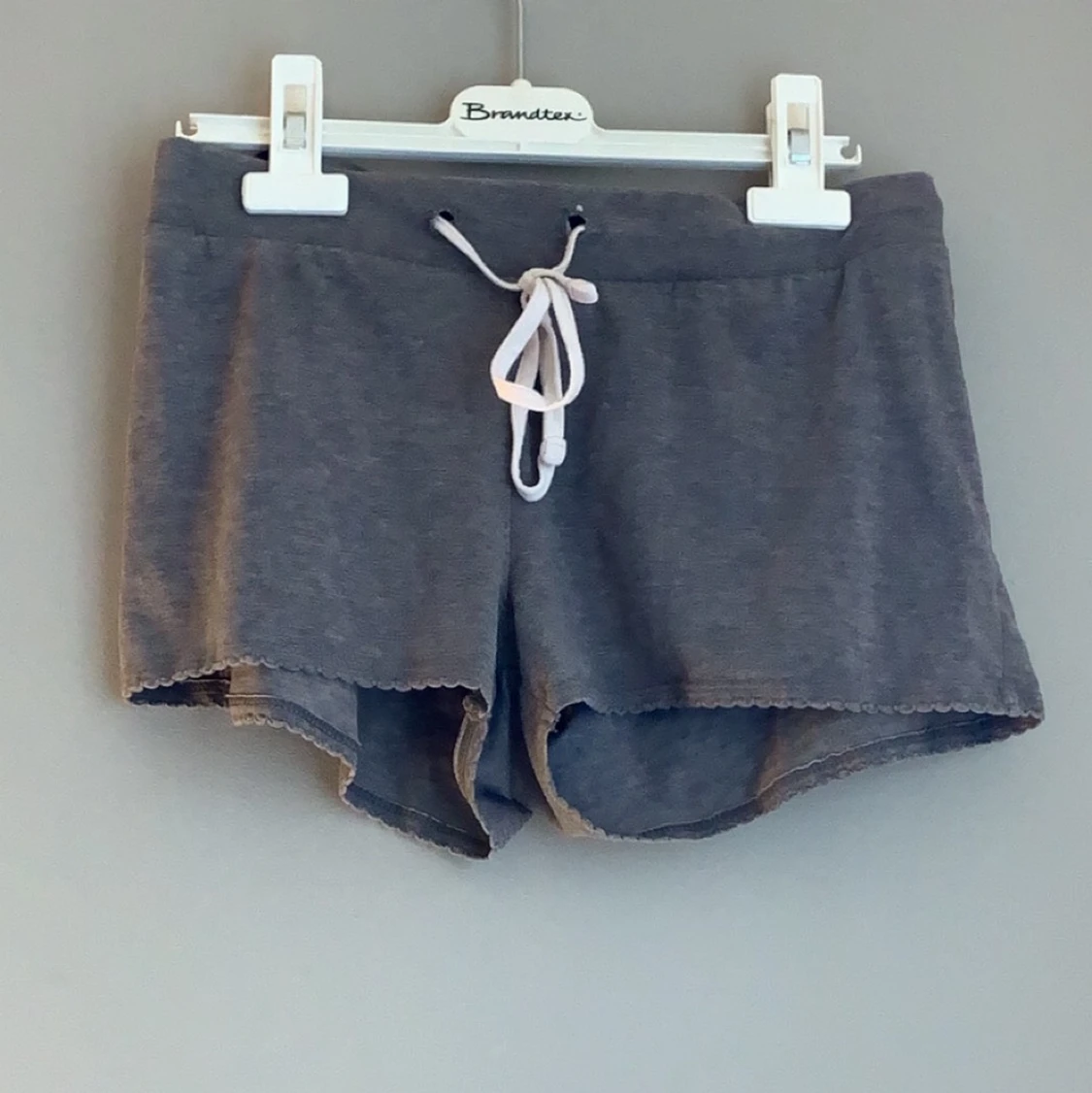 grå pyjamas shorts i xs