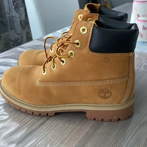 Timberland kängor  - Använd 2-3 gånger nästan som ny 🥰