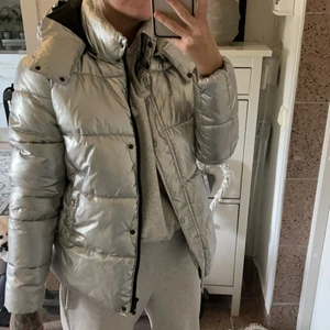 Jacka - Strl S frakt 📦 99kr 